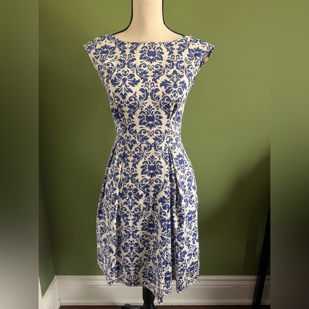 Closet Elegant Blue and Cream Patterned Midi Dress